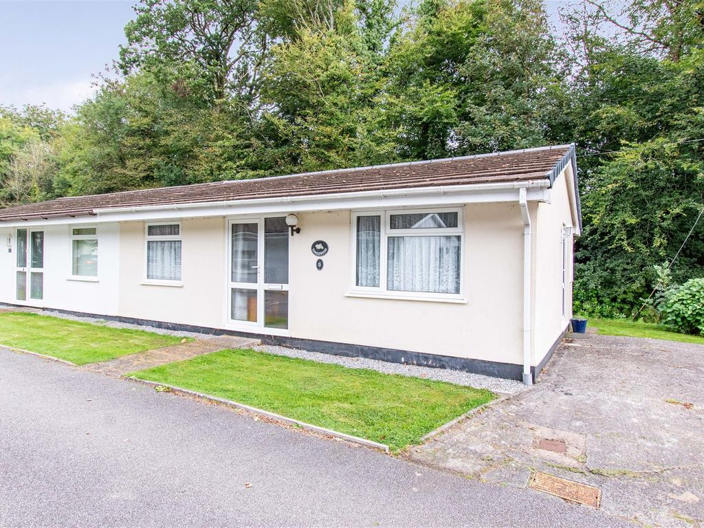 2 bed semidetached bungalow for sale in Rosecraddoc, Liskeard PL14, £40,000 Zoopla