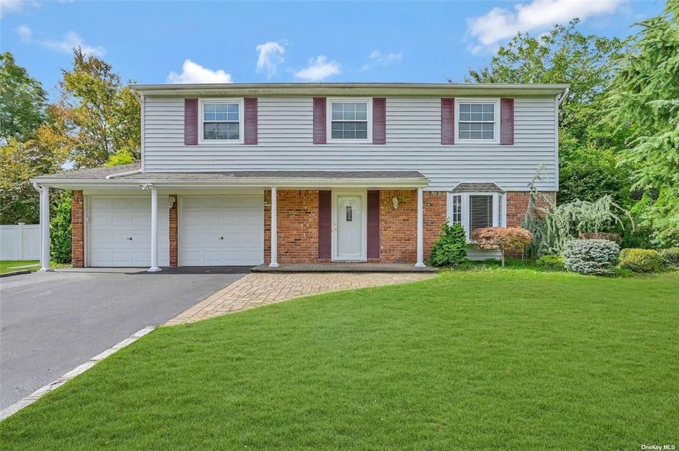 5 bed property for sale in 10 E Gate Drive, Mount Sinai, New York