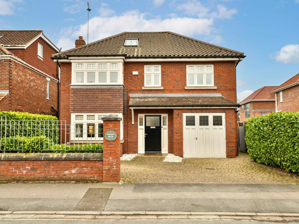 5 bed detached house for sale in Copandale Road, Beverley HU17 Zoopla