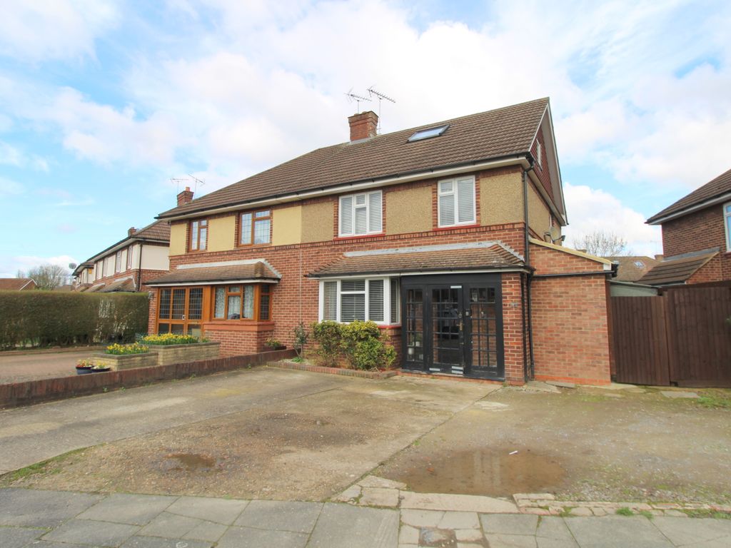 5 bed semidetached house for sale in Kingston Crescent, Ashford TW15