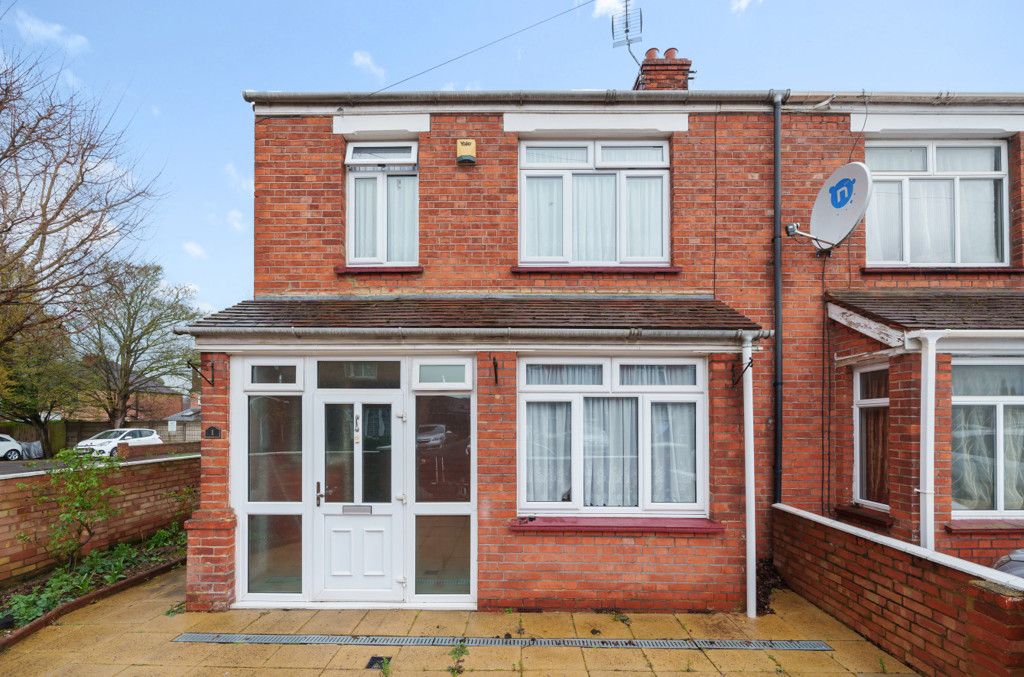 3 bed semidetached house for sale in Cedars Road, Maidenhead, Berkshire SL6 Zoopla