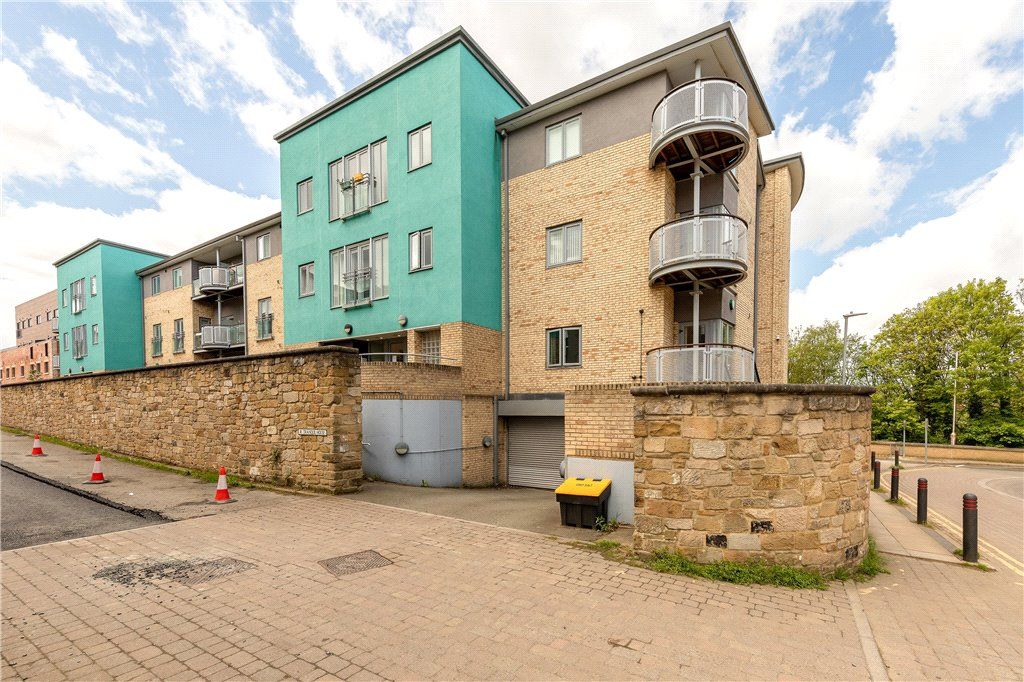 2 bed flat for sale in Worsdell Drive, Gateshead, Tyne & Wear NE8 Zoopla