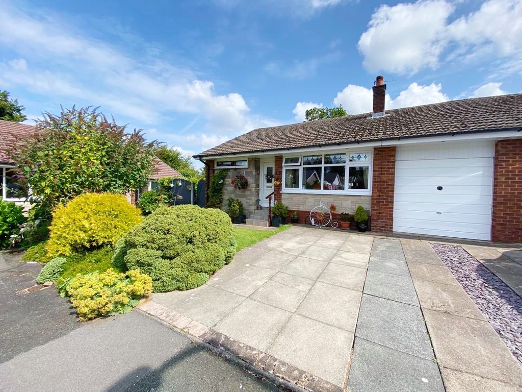 3 bed semidetached bungalow for sale in Ennerdale Close, Leyland PR25