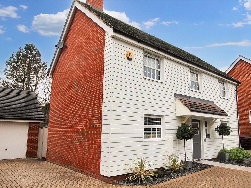 4 bed detached house for sale in Grant Drive, Church Crookham, Fleet, Hampshire GU52, £650,000