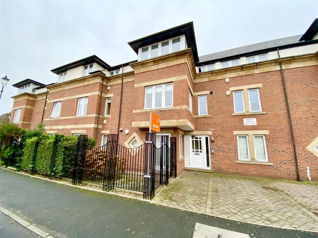 2 bed flat to rent in Hotspur Street, Tynemouth, North Shields NE30, £