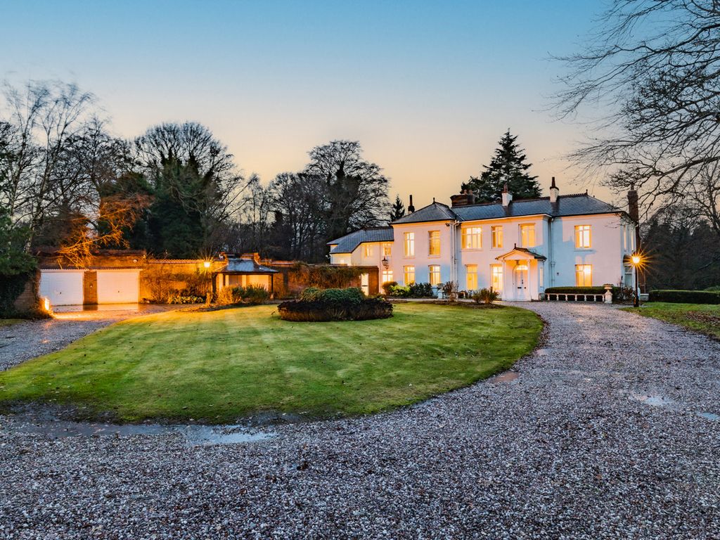 7 bed detached house for sale in London Road North, Poynton SK12, £