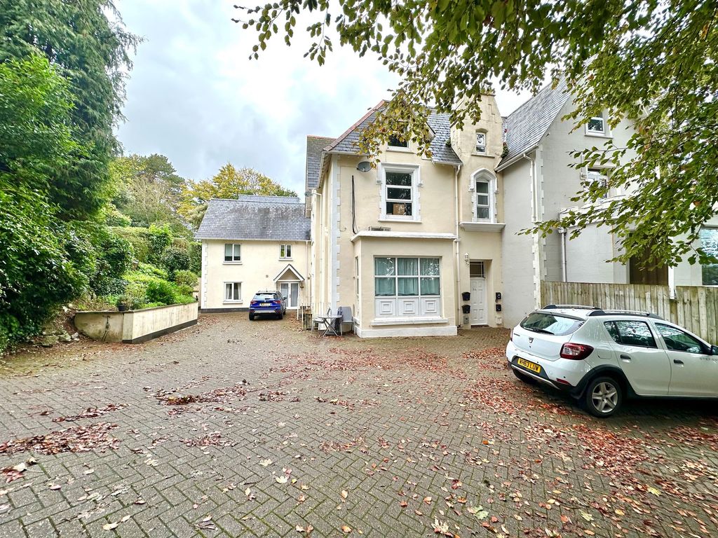 2 bed flat to rent in Courtenay Road, Newton Abbot TQ12, £850 pcm - Zoopla