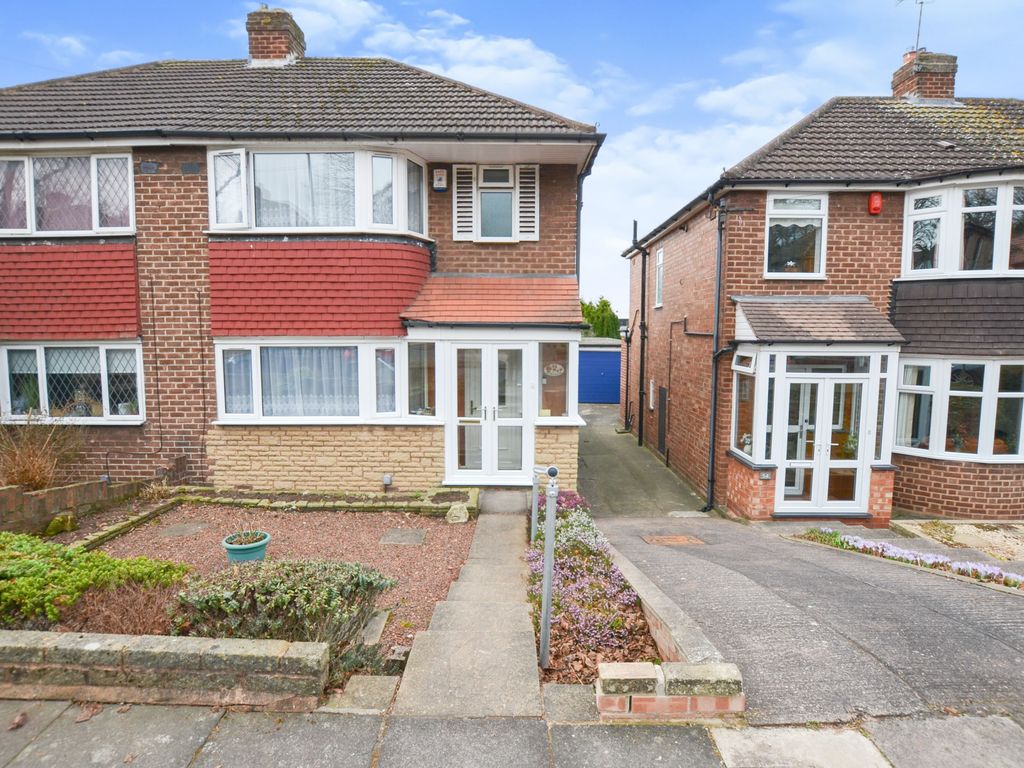 3 bed semidetached house for sale in Burnham Road, Great Barr B44, £