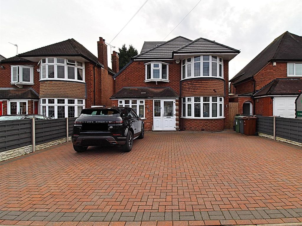 4 bed detached house for sale in Springfield Road, Castle Bromwich