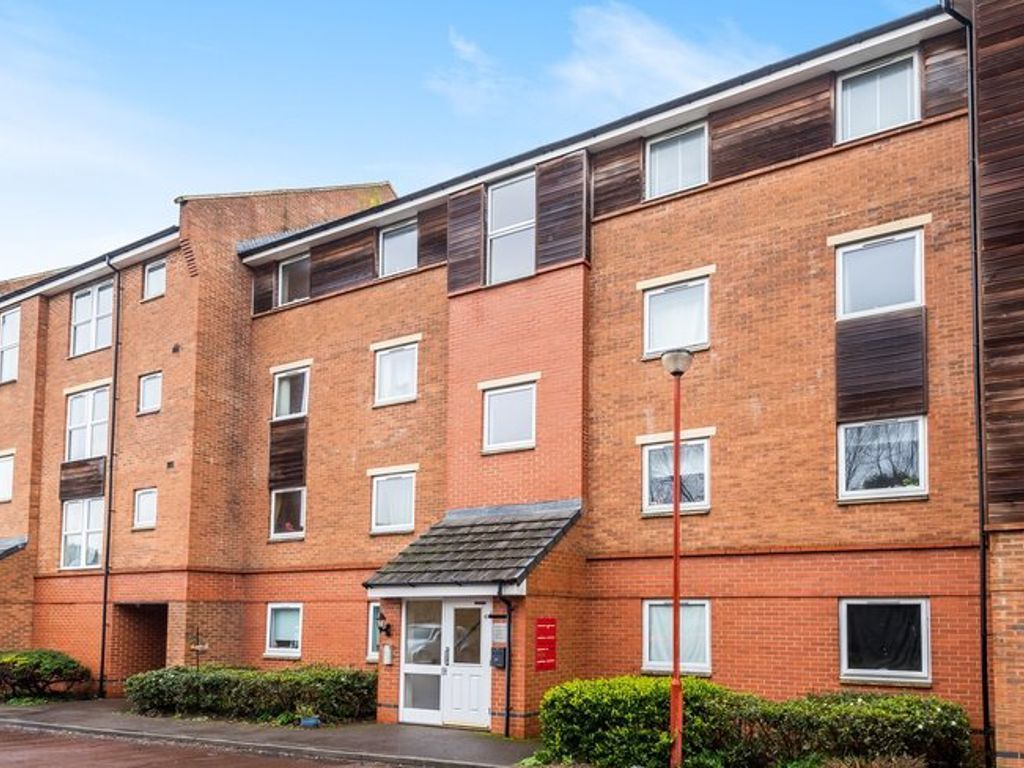 2 bed flat to rent in Chain Court, Swindon SN1 Zoopla