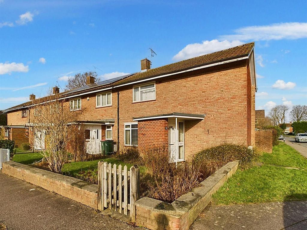 3 bed end terrace house for sale in Maiden Lane, Crawley RH11, £329,950 Zoopla