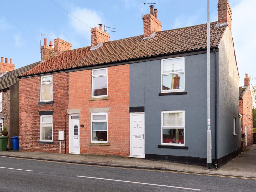 2 bed end terrace house for sale in Main Street, Bubwith, Selby YO8