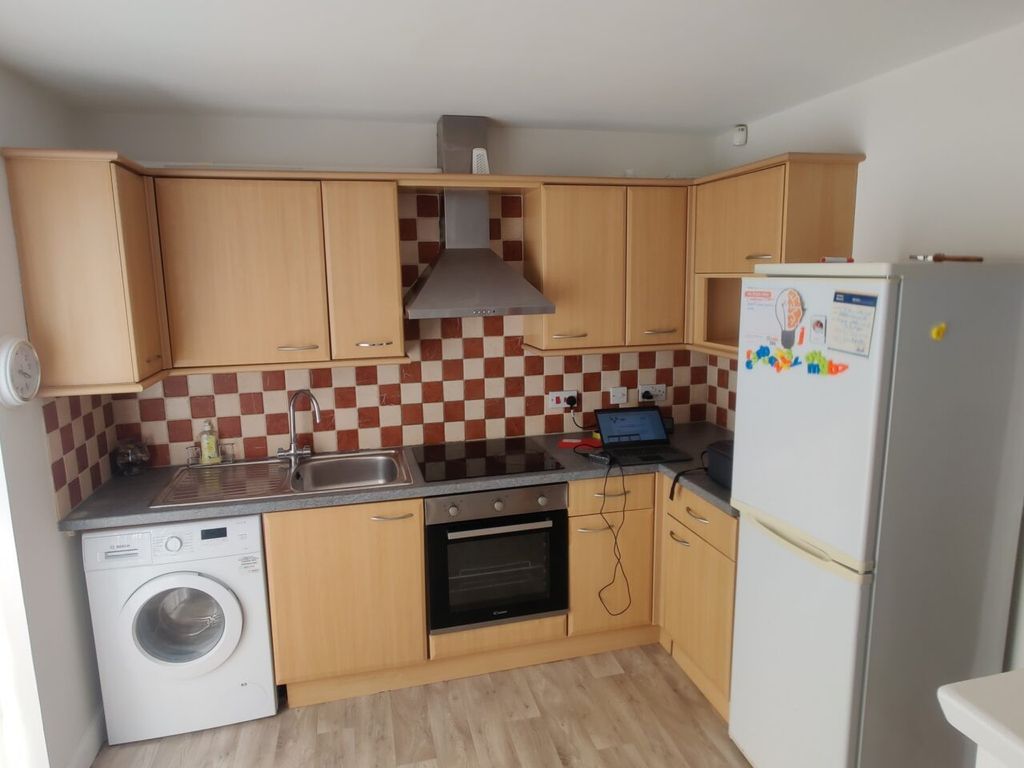 2 bed terraced house to rent in Langley Road, Oldbury, West Midlands