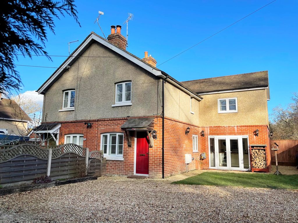 3 bed semidetached house for sale in Clay Hill, Lyndhurst SO43, £