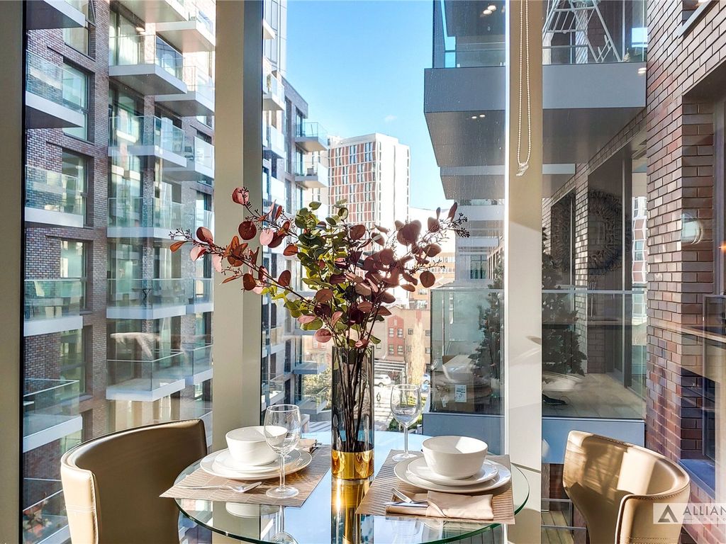 Neroli House Goodman Fields 14 Piazza Walk E1  