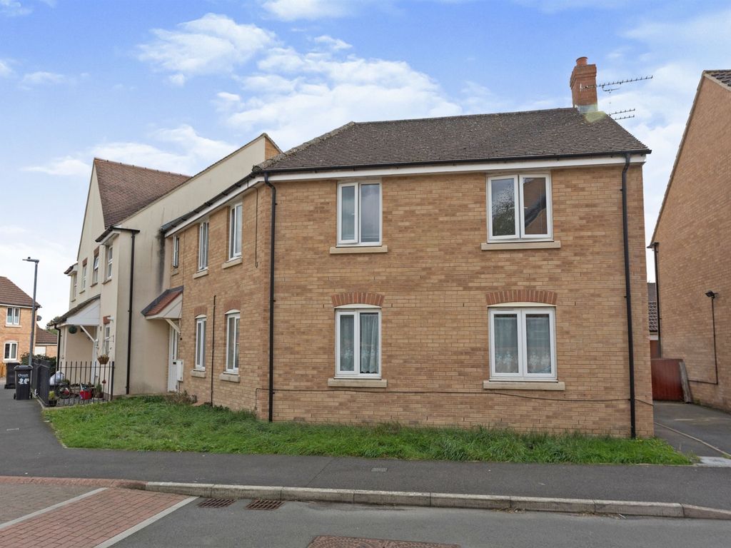 2 bed property for sale in Anzio Road, Devizes SN10 Zoopla