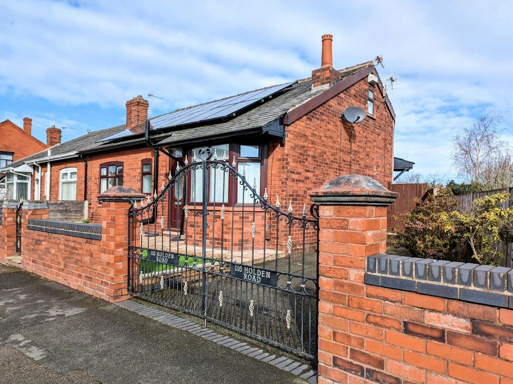 4 bed semidetached bungalow for sale in Holden Road, Leigh WN7, £