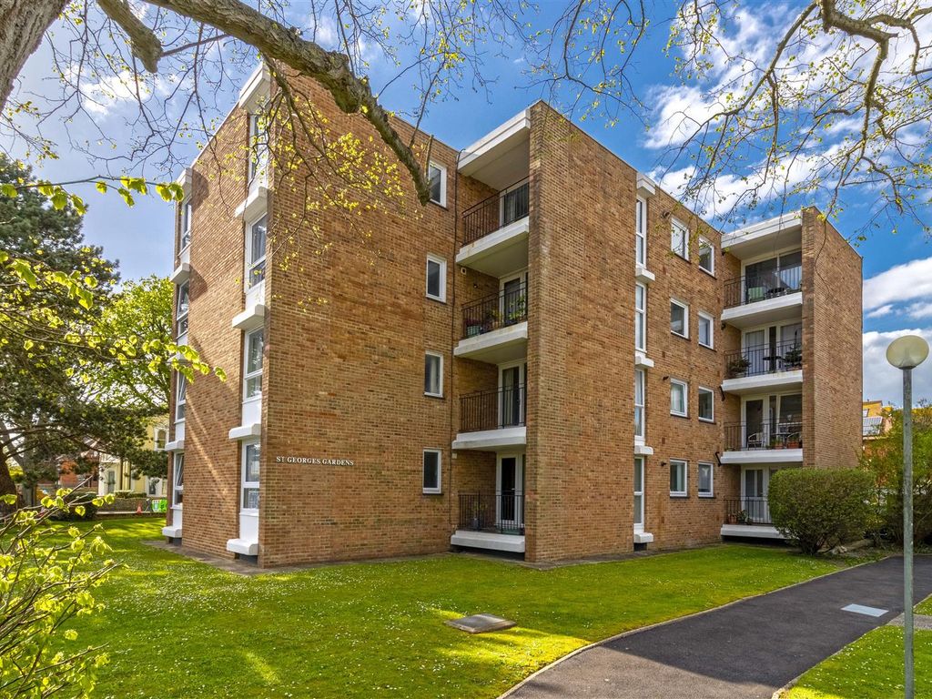 1 bed flat for sale in St. Gardens, Church Walk, Worthing BN11 Zoopla