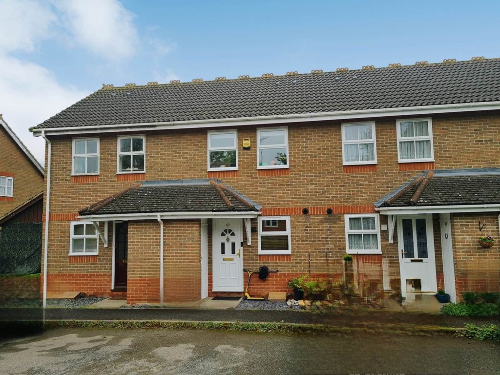 2 bed terraced house for sale in Oakfield Close, Potters Bar EN6, £