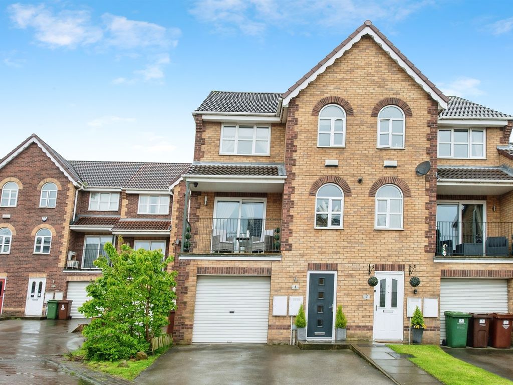 4 bed end terrace house for sale in Kensington Gardens, Castleford WF10, £230,000 Zoopla