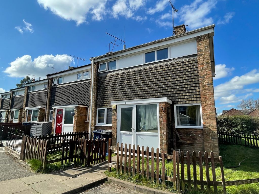 2 bed terraced house to rent in Bardsley Drive, Farnham GU9 Zoopla