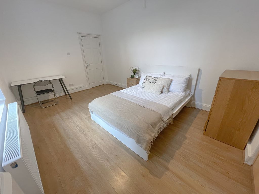 3 bed flat to rent in Falkner Square, Toxteth, Liverpool L8, £607 pcm