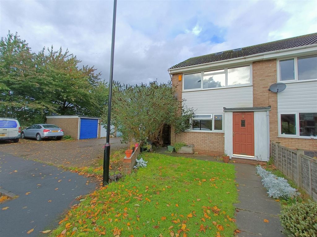 3 bed end terrace house for sale in Keble Park North,