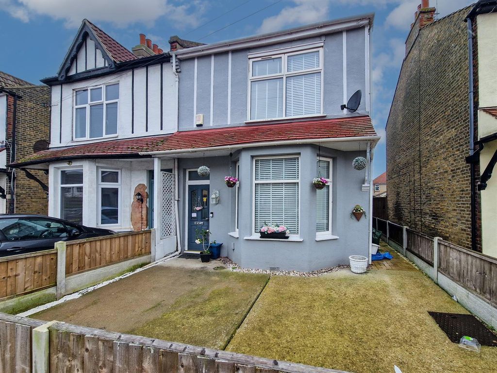 3 bed semidetached house for sale in West Road, Shoeburyness, Southend