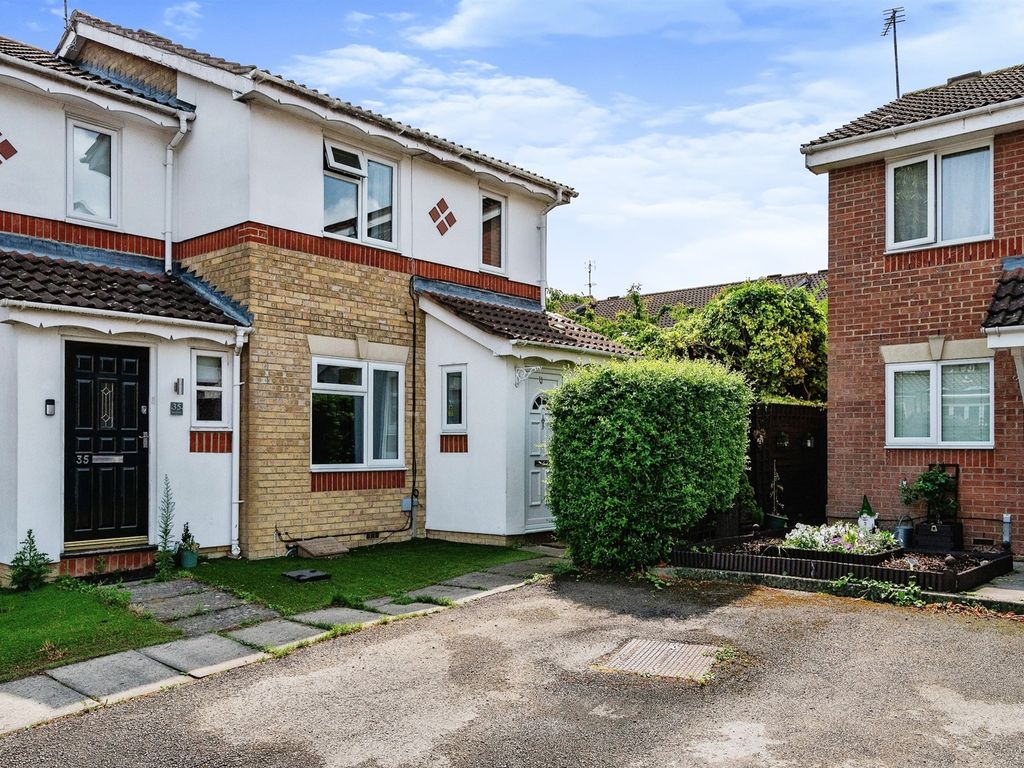 3 bed semidetached house for sale in Alsop Close, London Colney, St