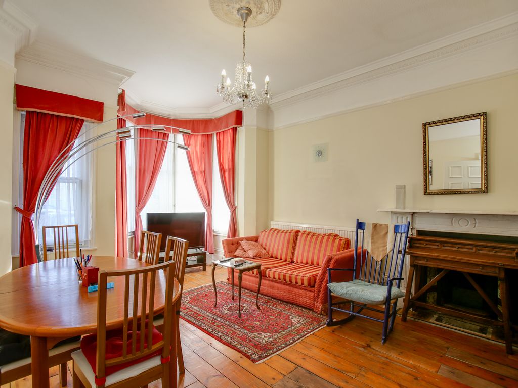 2 bed flat to rent in Madeley Road, London W5, £2,200 pcm Zoopla