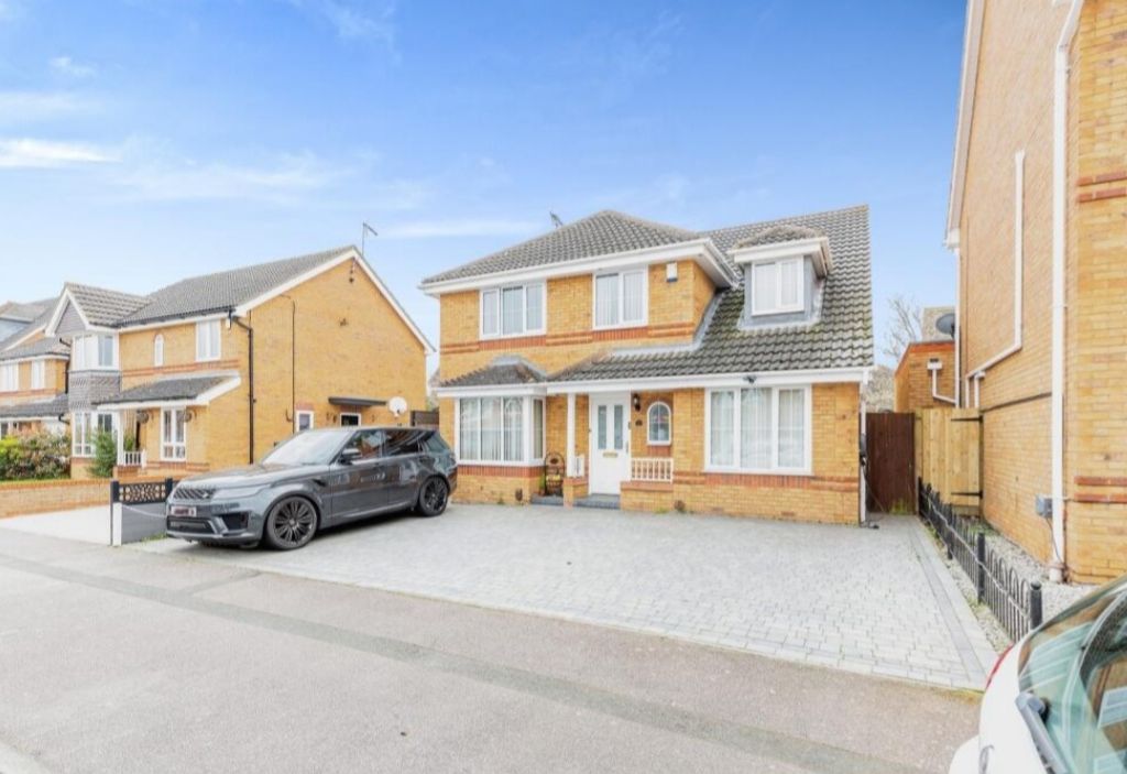 6 bed property to rent in Aintree Drive, Rushden NN10, £2,000 pcm Zoopla