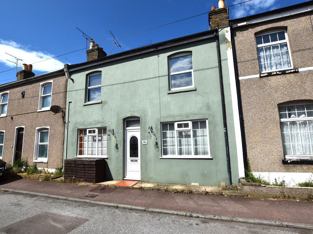 4 bed terraced house for sale in Grotto Road, Margate CT9, £275,000