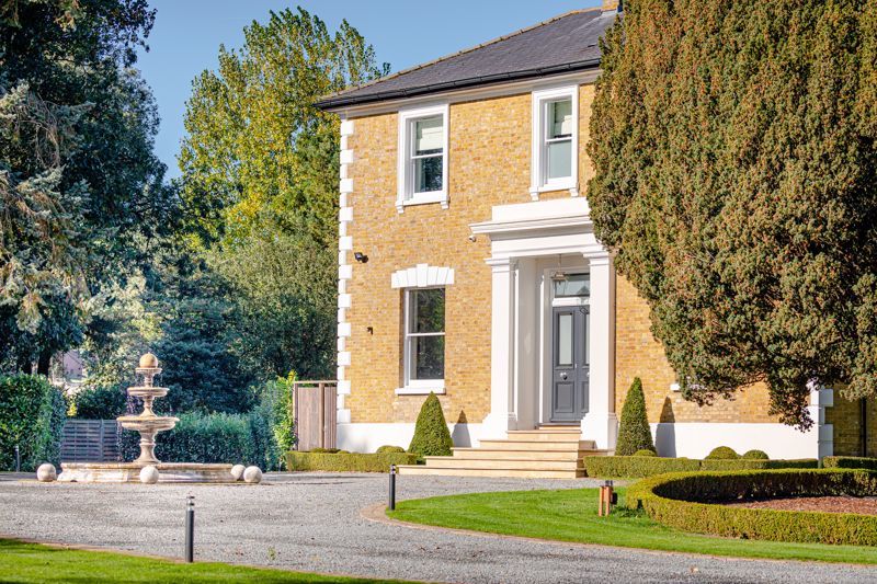 7 bed country house for sale in Great Amwell, Ware, Hertfordshire SG12