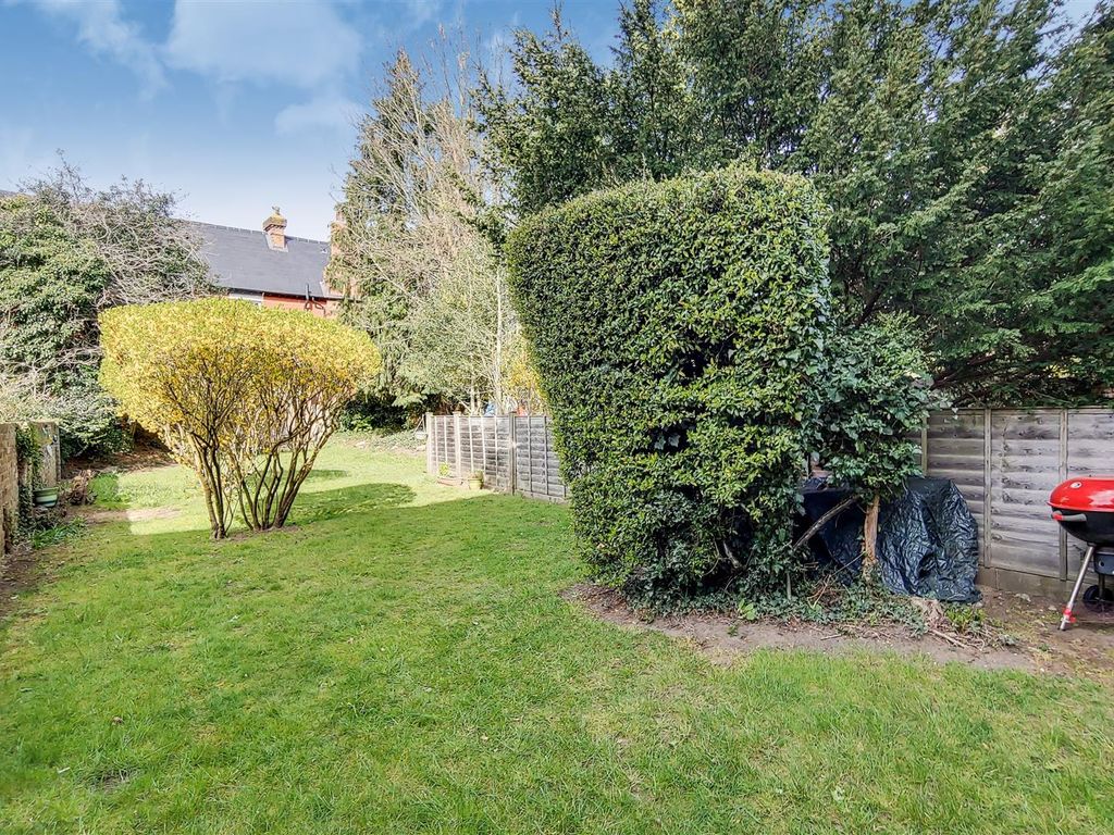 1 bed flat to rent in Lower Teddington Road, Hampton Wick, Kingston