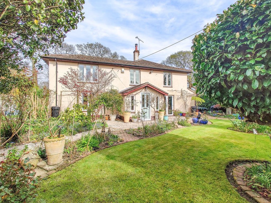 3 bed link detached house for sale in Bashley Cross Road, Bashley, New