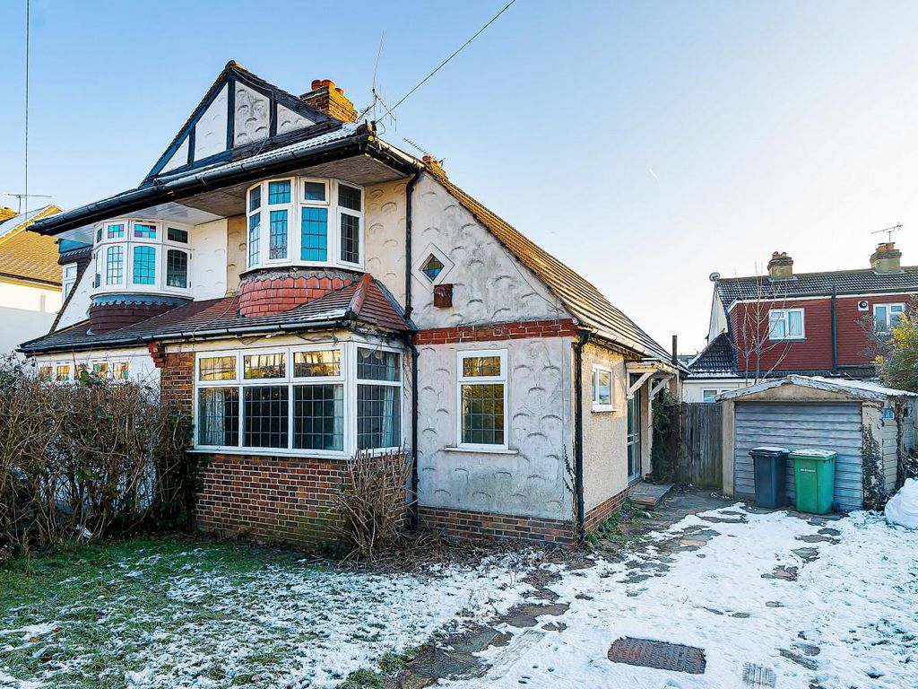 3 bed property for sale in Kenilworth Road, Stoneleigh, Epsom KT17 Zoopla