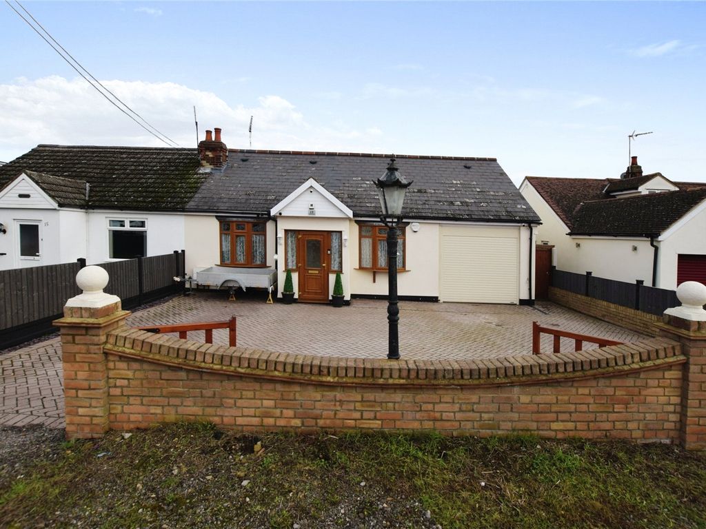 4 bed semidetached house for sale in Mount Pleasant Road, South