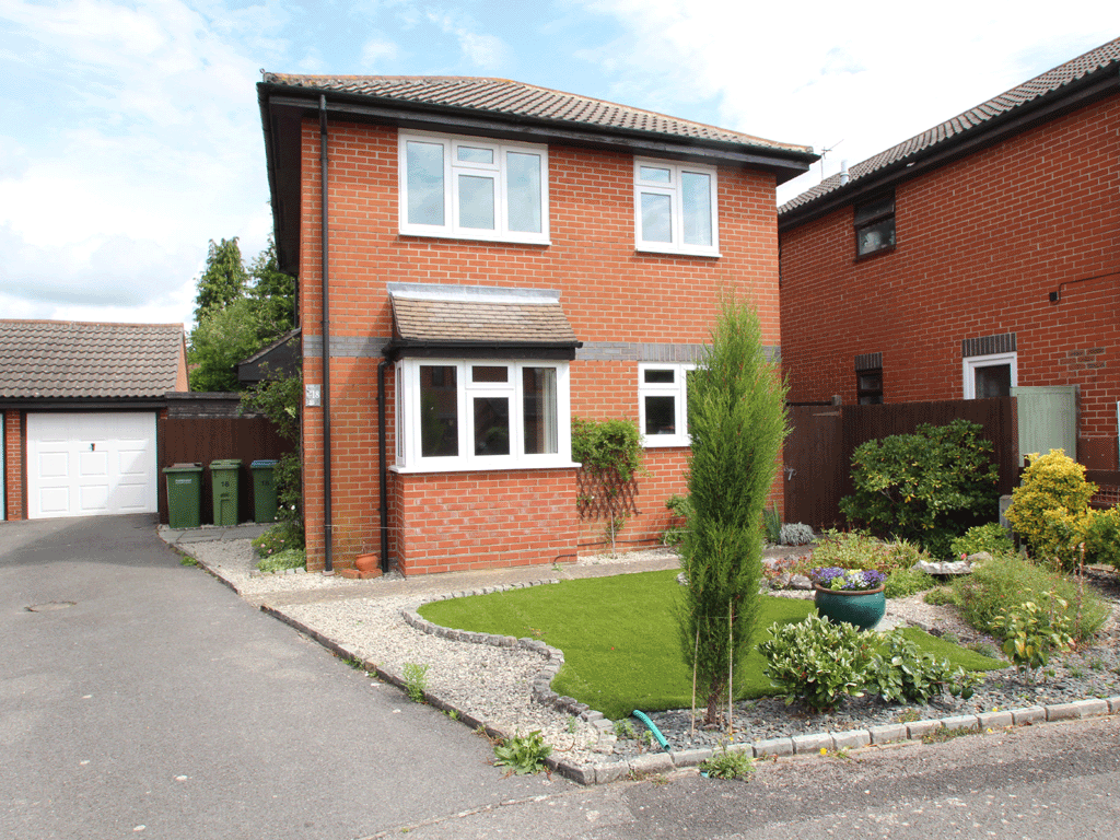 3 bed detached house to rent in 18 Cunningham Drive, Locks Heath, Southampton, Hampshire SO31, £