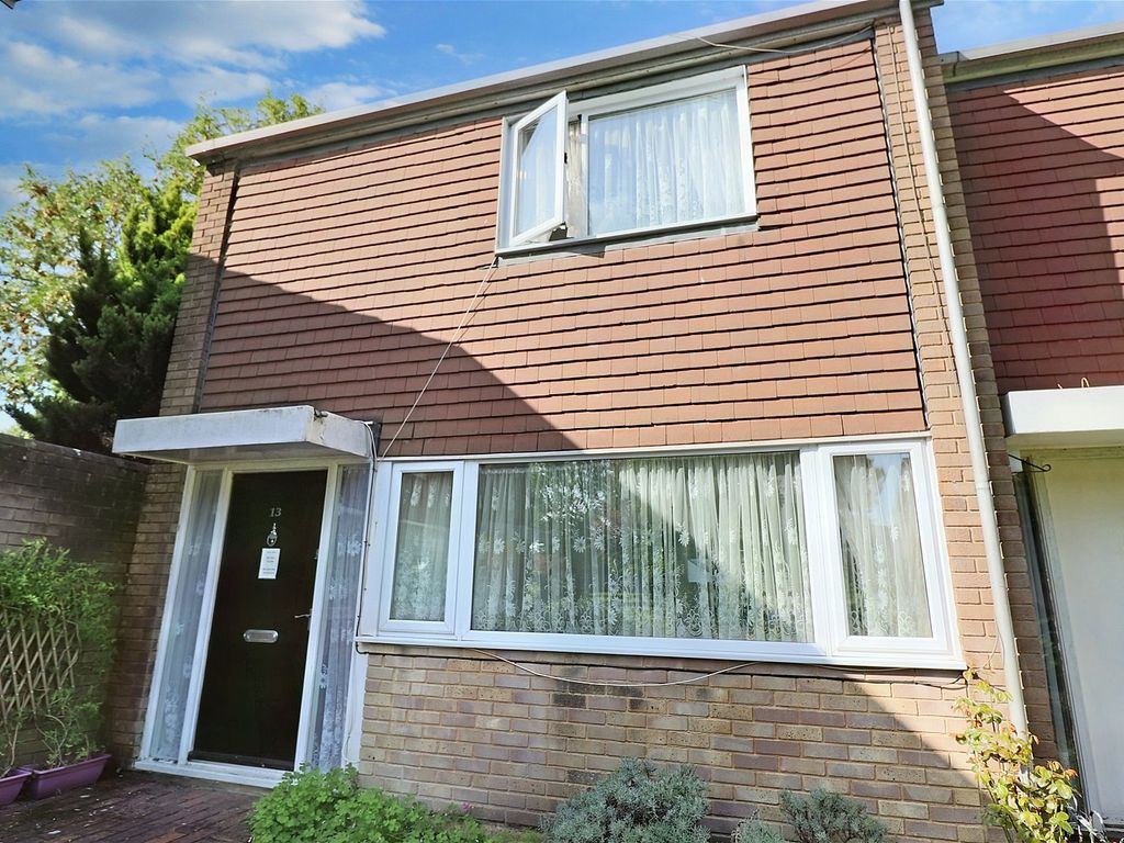 2 bed terraced house for sale in Carmarthen Close, Farnborough GU14, £