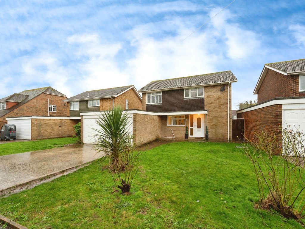 4 bed detached house for sale in Lexden Gardens, Hayling Island