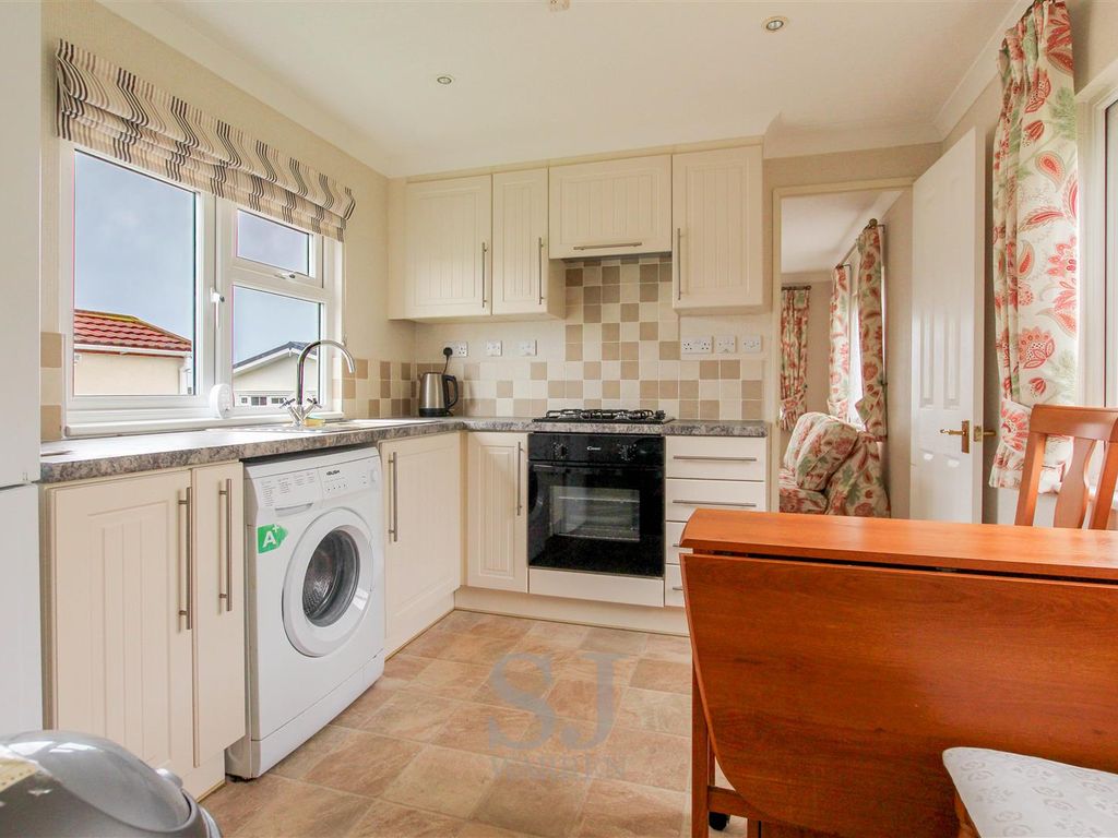 1 bed mobile/park home for sale in East Avenue, Althorne, Chelmsford