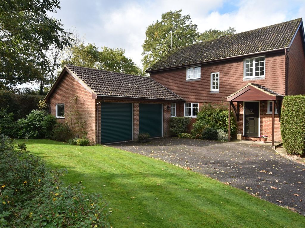 4 bed detached house for sale in Nash Park, Binfield, Bracknell RG42