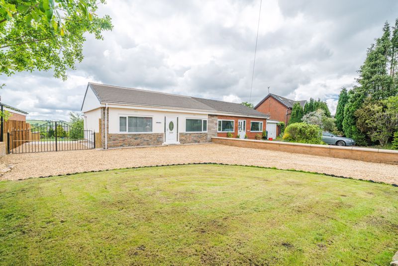 4 bed semidetached bungalow for sale in Bolton Road, Anderton, Chorley