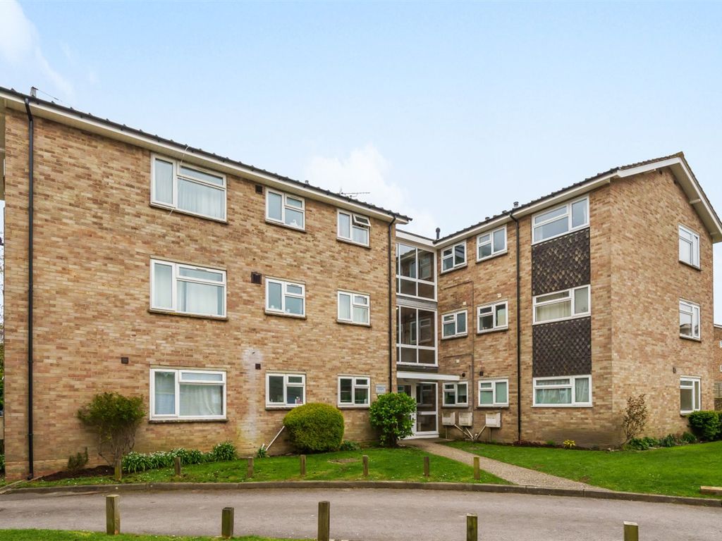 2 bed flat for sale in Carlingford Court, Bognor Regis, West Sussex