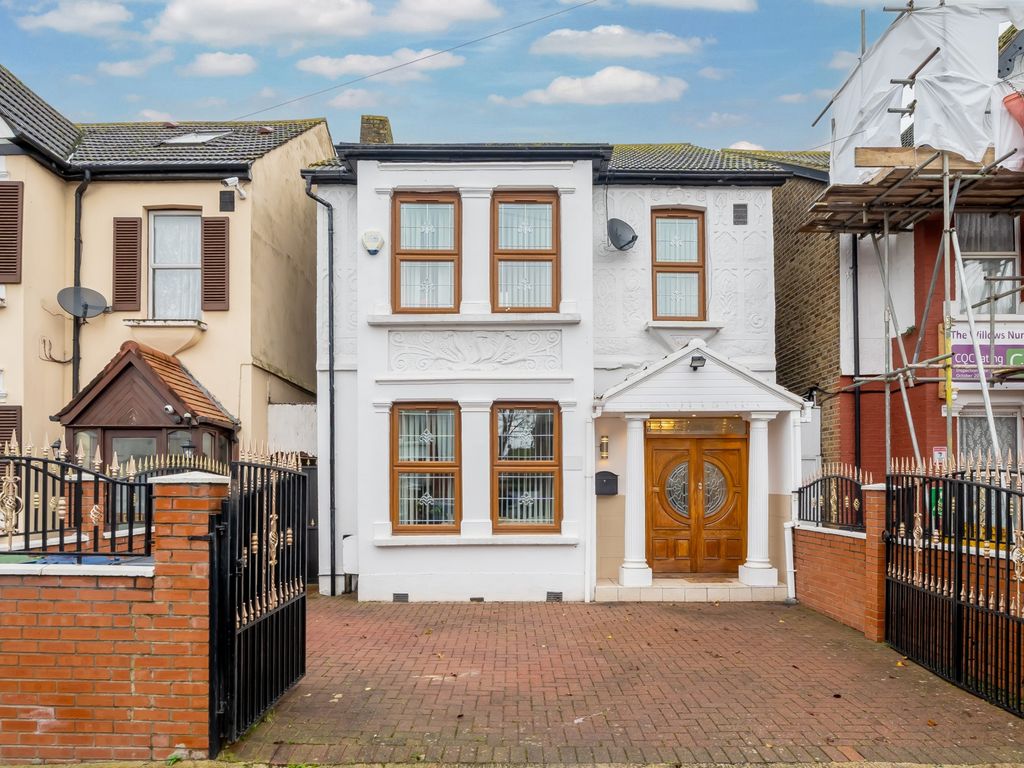 4 bed semidetached house for sale in Osterley Park Road, Southall UB2