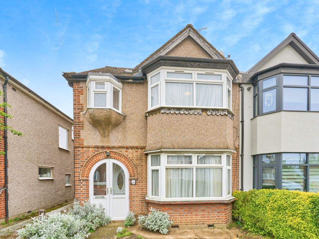 4 bed semidetached house for sale in Ingram Way, Greenford UB6, £