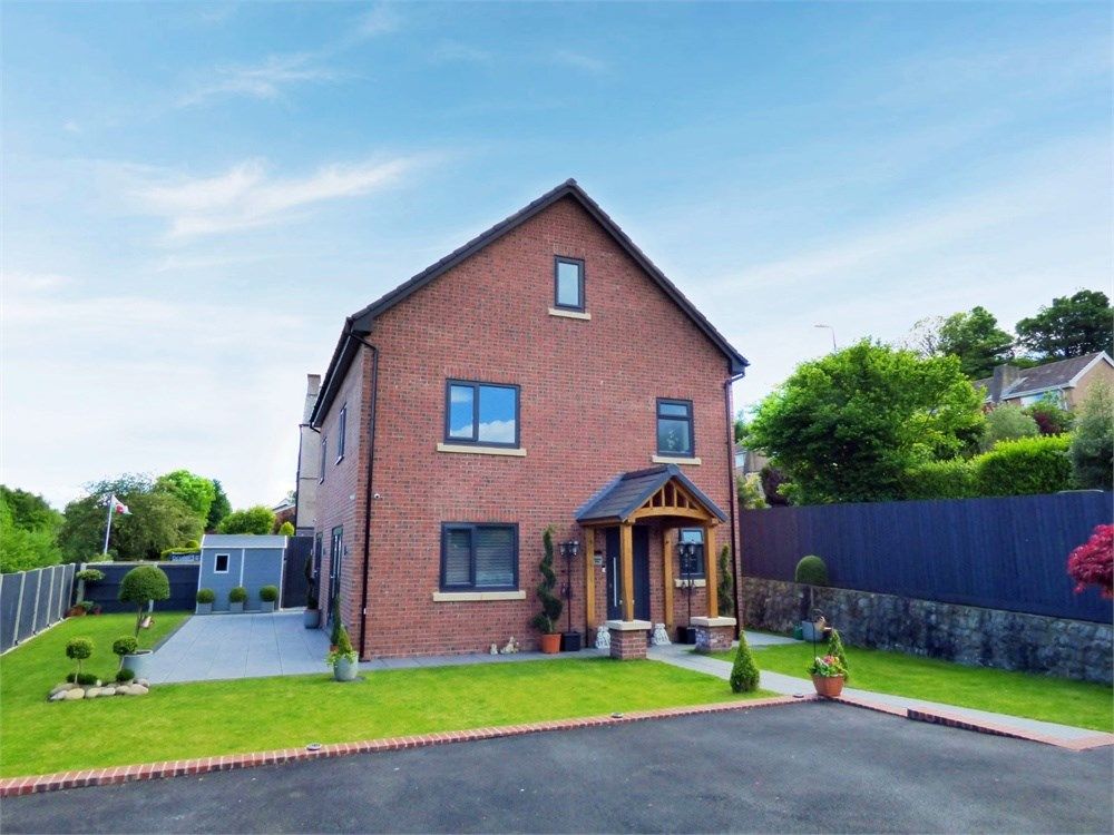 4 bed detached house for sale in Hawarden Road, Caergwrle, Wrexham LL12