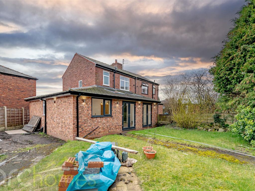 4 bed semidetached house for sale in Beech Avenue, Atherton
