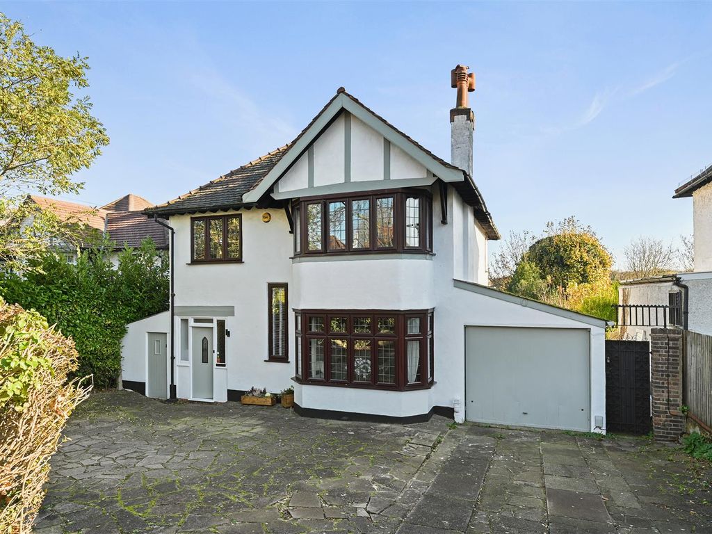 4 bed detached house for sale in Banstead Road, Carshalton SM5, £