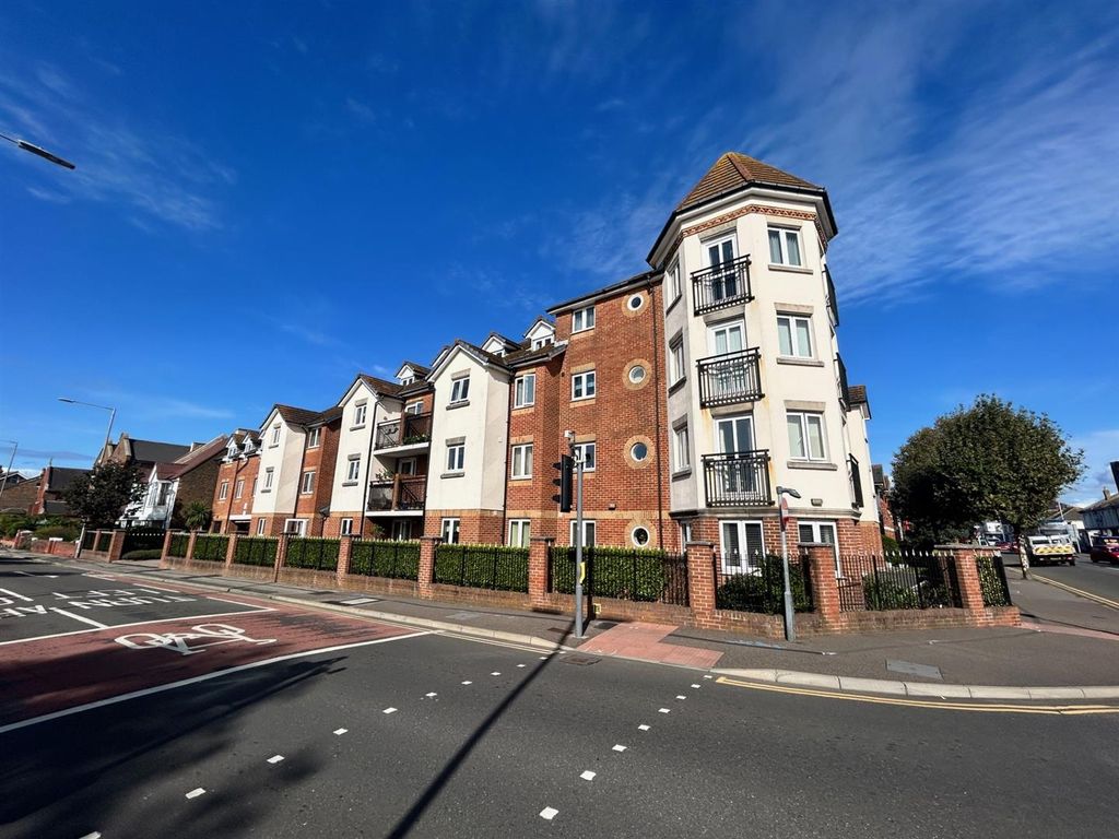 1 bed flat for sale in Whitley Road, Eastbourne BN22, £80,000 Zoopla